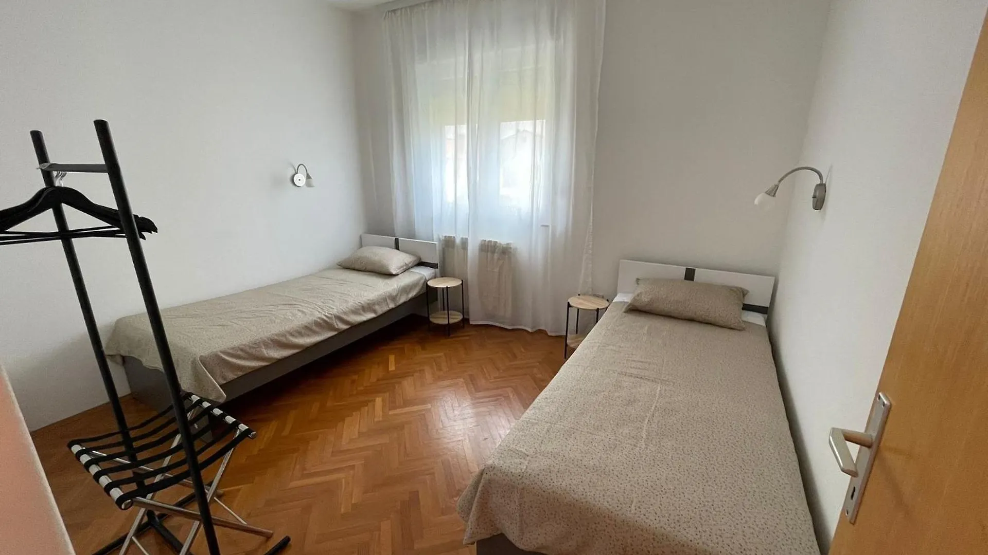 Apartman Goga Pula 0*,